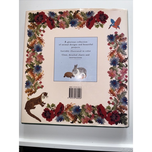 Needlework Animals: With over 25 Original Charted Designs Bradley, Elizabeth HB - Picture 2 of 7